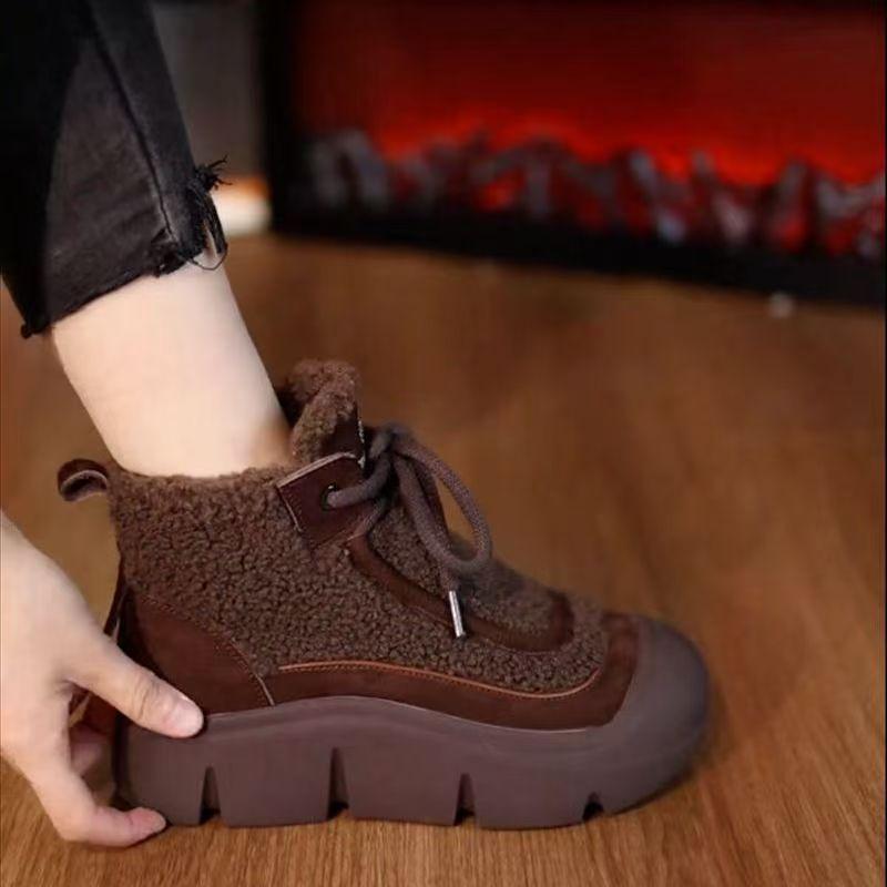 Winter 2026 New Cotton Shoes Fleece Warm High Top Flat Shoes Soft Soles Fashion Versatile Lamb Fleece Women's Shoes