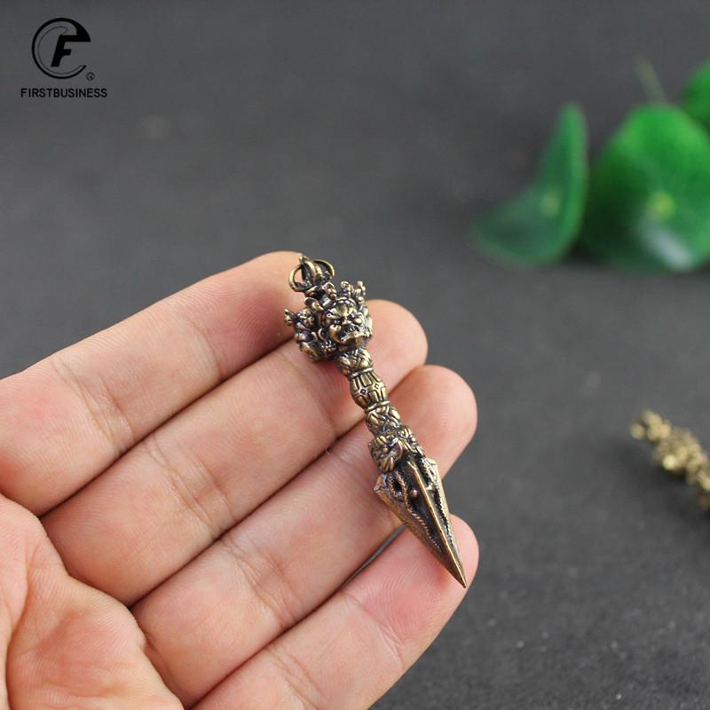 Brass Vajrakila Head Vajry Pestle Ornaments Vintage Brass KeyChains Pendant Buddha Instruments Lucky Home Decorations Avoid Evil