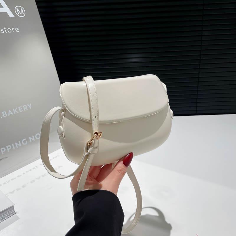Retro Saddle Bag Single-shoulder Crossbody Bag Fashionable Simple and Artistic Hard-shell Bag for Ladies Casually