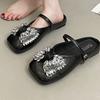Fashion Crystal Flats Women Slippers Designer Square Toe Slingback Shoes Woman Summer Sandals 2025 Trend Brand Walking Cozy Lady Shoes