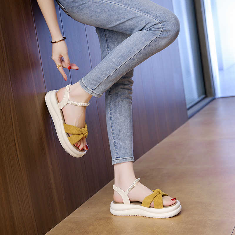 Fashion Super Lightweight T Strap Women Slipper Luxury Brand Large Size Sandals Shoes Ladies Boots Size 44 Sneakers Sports Joggings