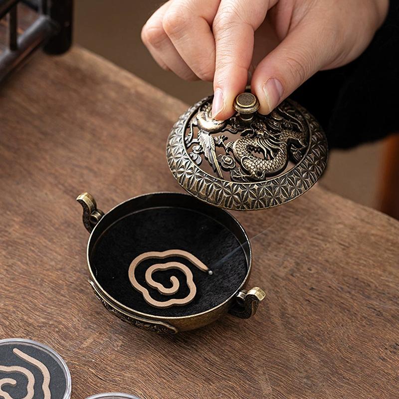 

Antique Incense Burner Hollow Incense Holder With Cover Chinese Ancient Mini Ornament Home Office Decoration 1pcs