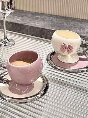 Set di tazze da caffè e piattini in stile nordico di lusso leggero, stoviglie per il tè pomeridiano, tazze e piattini in ceramica, resistenti alle alte temperatu