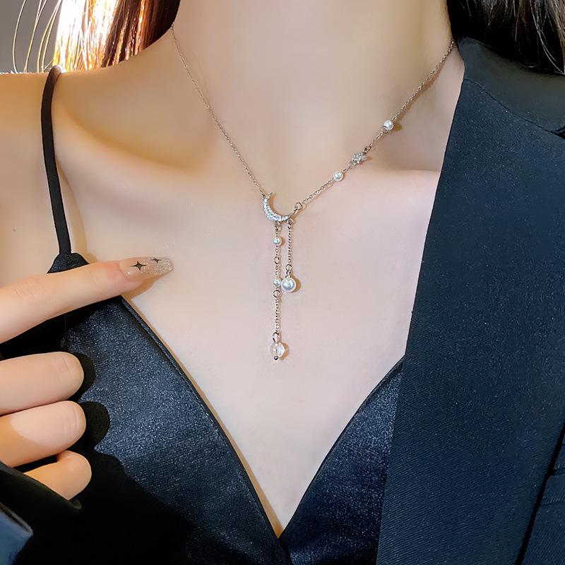 Korejský perlový náhrdelník pro ženy – elegantní řetízek klíční kosti z titanové oceli s designem lásky
