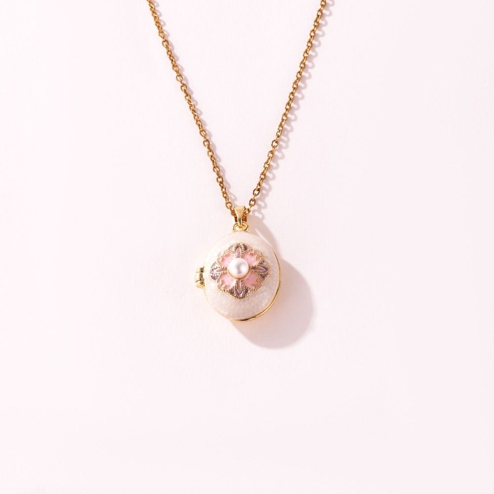 Zircon Decoration Photo Locket Pendant Necklace Brass Vintage Enamel Necklace For Women