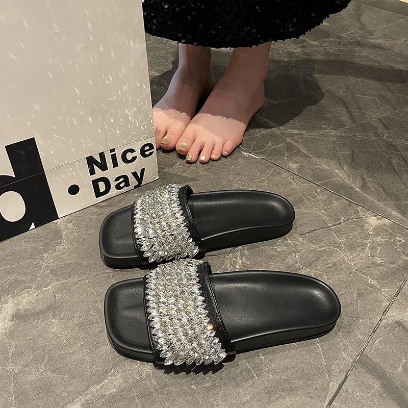 Beautiful and Comfortable Rhinestone Slippers Women's Summer Wear 2025 New Flat-bottomed One-word Sandals Beach Versatile Cool Slippers