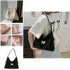 Fashionable And Spacious Korean Style Spring Large Capacity Shoulder Bag For Daily Use