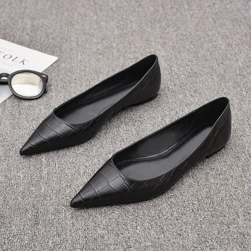 Fashion Women Flats Black Shoes for Lady Big Size 43 44 Pointed Head Pu Leather Stone Pattern Spring Autumn 2025