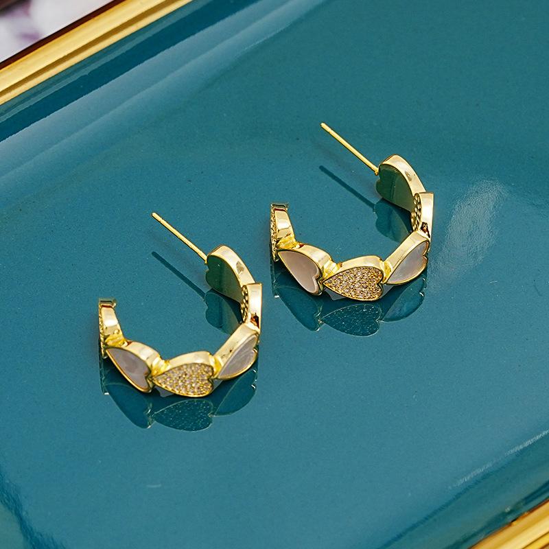 

Любовь Инкрустированные цирконом серьги C-образной формы Легкая роскошь Высококлассные серьги знаменитости Модный дизайн Женские серьги-гвоздики 18K