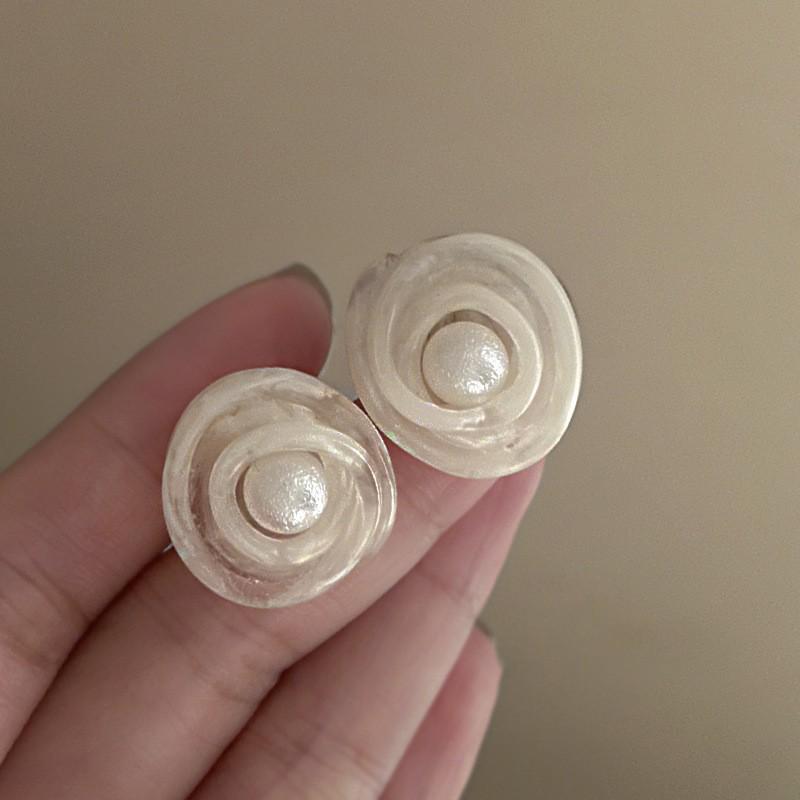 Серьги-гвоздики  Серебряная Игла Белый Цветок Жемчуг  - Модные Серьги для Отпускного Стиля