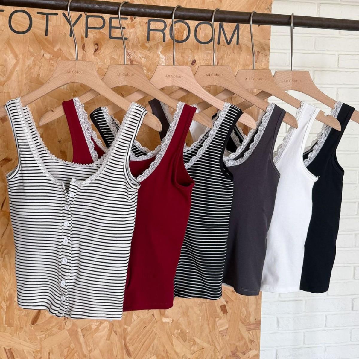 Striped Lace Trim Tank Top With Built In Bra OneSize чёрный