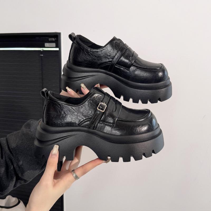 Tjock klack förhöjd damläder vår ny liten svart stor huvud bekväma mångsidiga vardagsskor