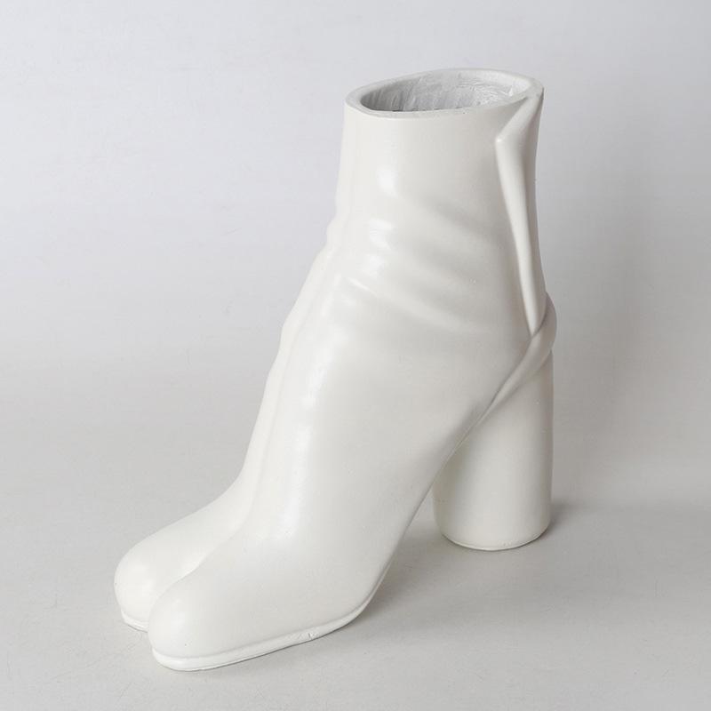 Modische Weiße Stiefel Harzvase, Gabelige Hohe Absätze Blumenarrangement, Kreativer Damenschuh Blumentopf, Heimdekoration