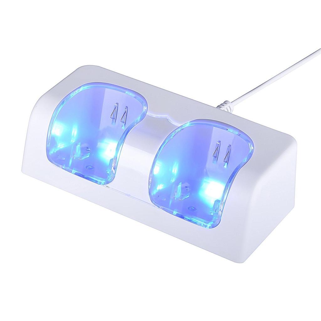 Dual Remote Charging Dock Station and 2 Rechargeable Batteries for Wii