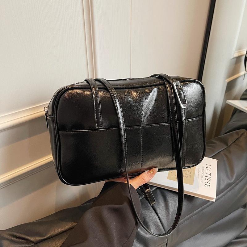 

Commuter underarm bag women s new high-end handbag large-capacity casual shoulder bag чорний