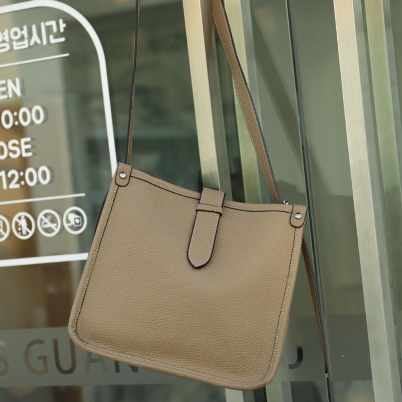 

Leather Large-capacity Bag Women With All-round Matching New Fashionable Large First-layer Cowhide Single-shoulder Slung Bucket Length 24cm width 13cm height 24cm