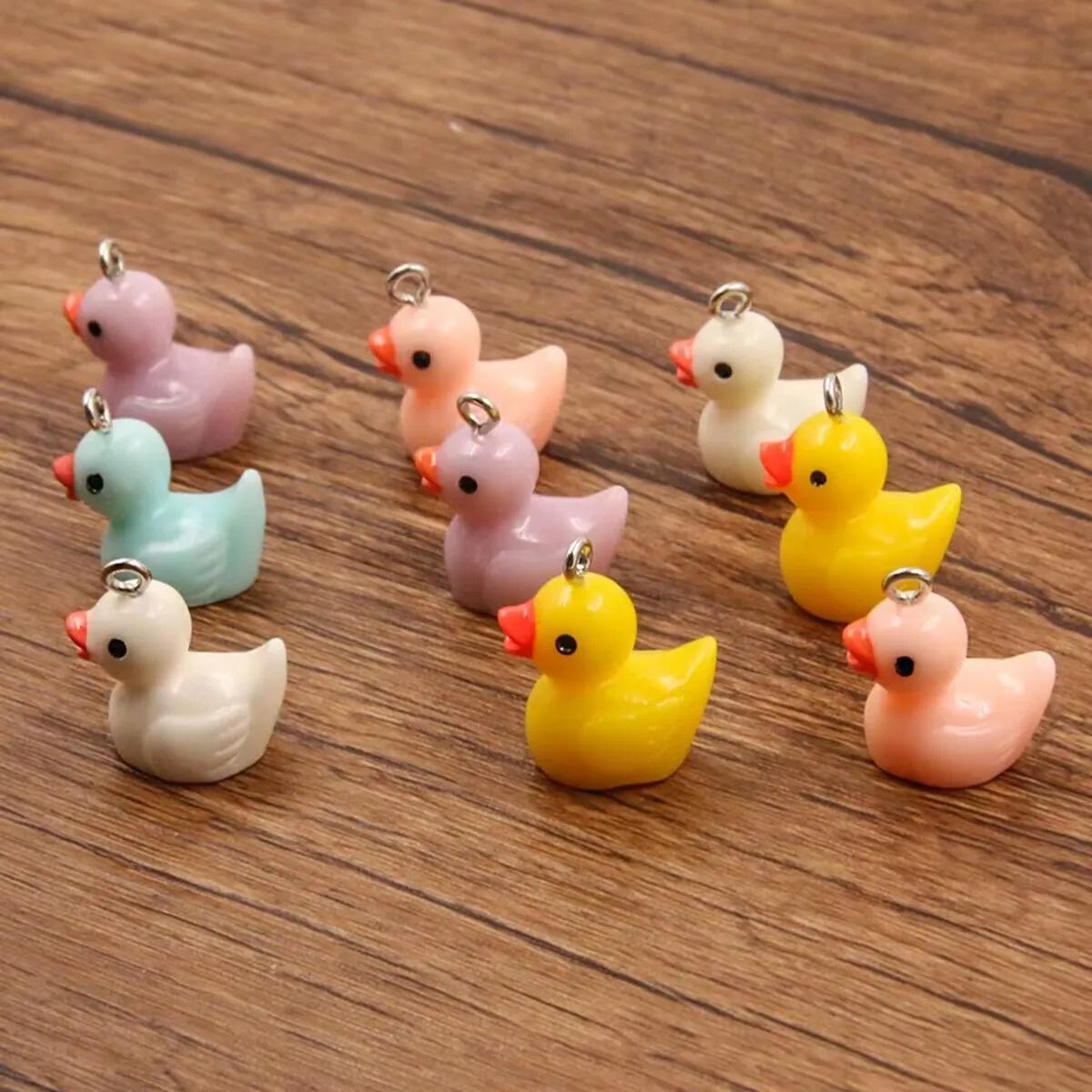 

XP 5Pcs Mix Cute Duck Resin Earring Charms Diy Findings Kawaii 3D Phone Keychain Bracelets Pendant For Jewelry Making Beads 5Pcs