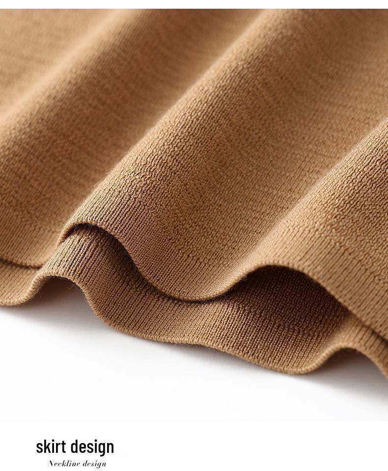 Fashionable Women's Slimming Knit Wool Sweater - Comfortable, Skin-Friendly, Solid Color, Round Neck, Base Layer.