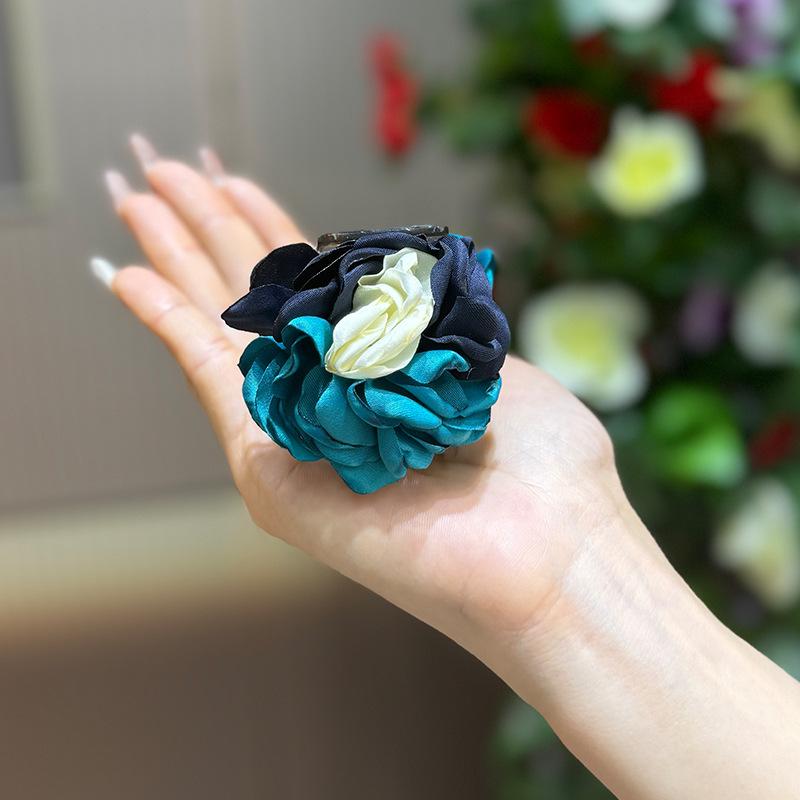 

Summer Flower Catching Clip Female Cute Hairpin Headpiece Hair Rear Head Medium Shark Top 2024 New Edition синий