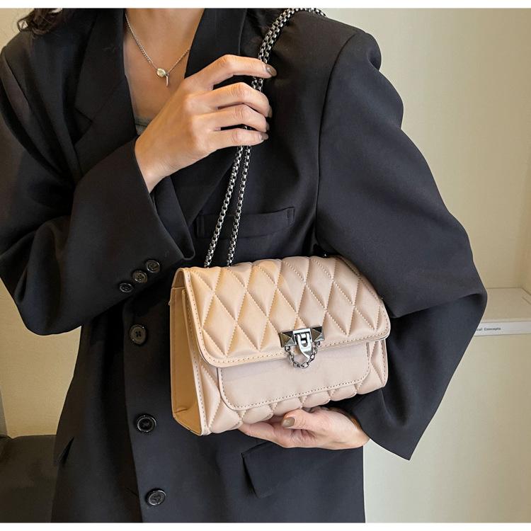 2024 Women's Retro Diamond Lattice Chain Crossbody Bag - Fashionable Small Square Shoulder Bag