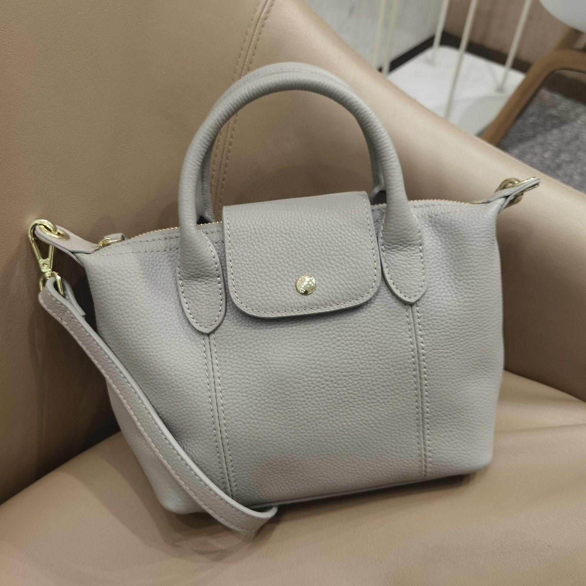 

Высококачественная женская сумка-тоут и сумка через плечо из натуральной кожи - элегантный дизайн из коровьей кожи серый/белый