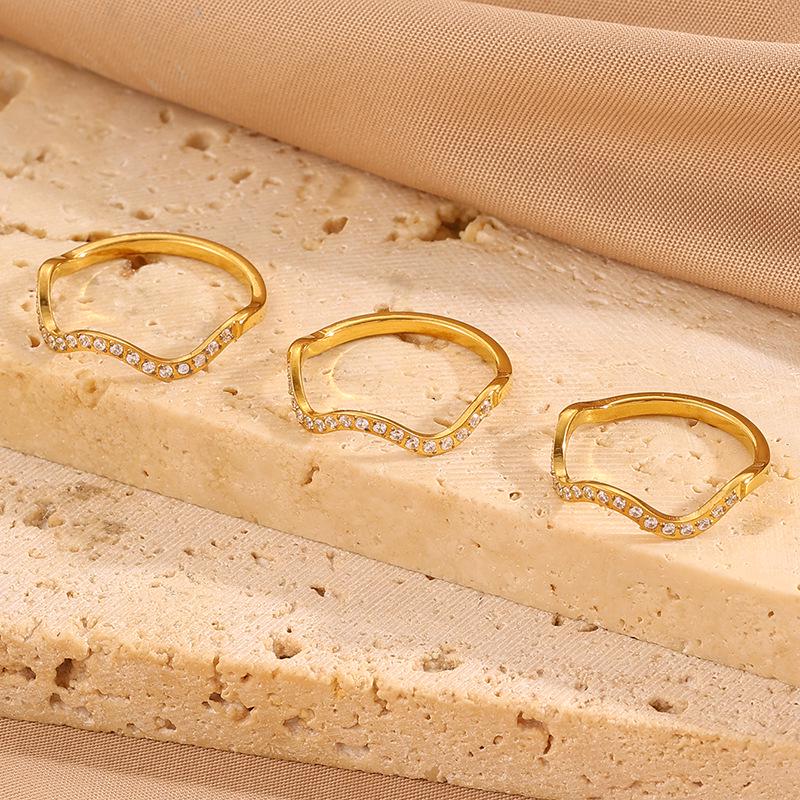 European & American Luxury Titanium Wave Ring with Diamond Inlays - High-End Couple Design