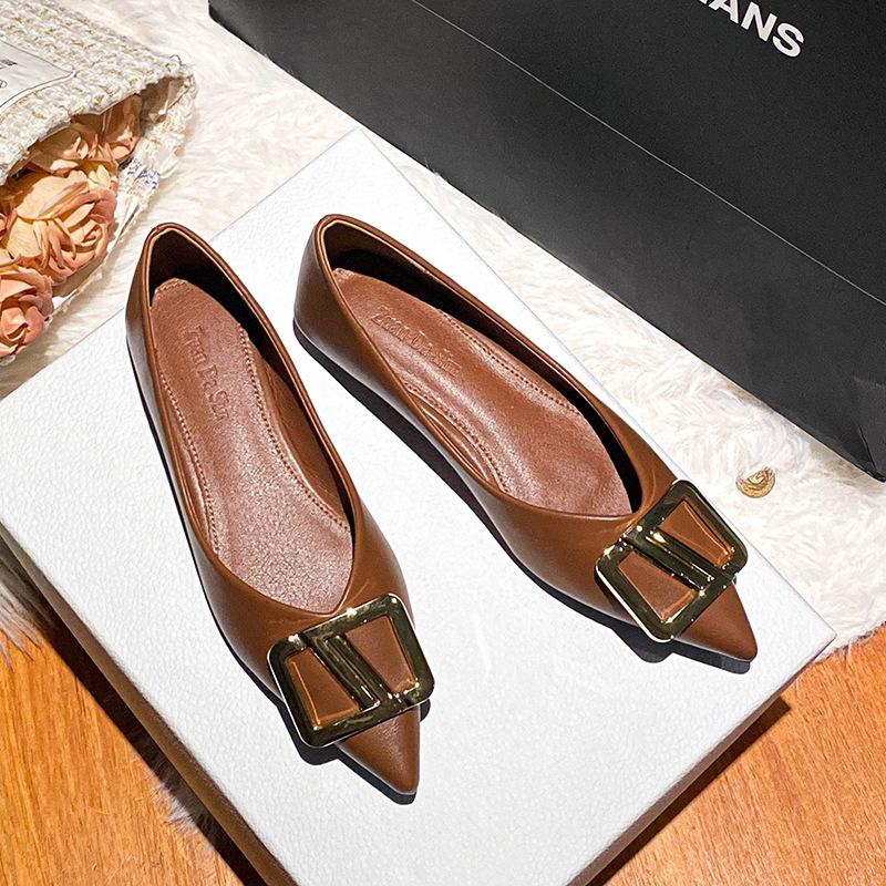 New Women Flat Shoes Metal Decoration Casual Boat Shoes Fashion Slip-on Loafers