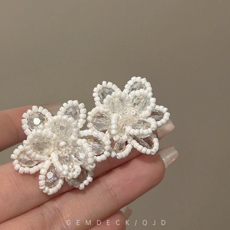 2024 High-End Pearl Stud Earrings: French Light Luxury Style for Women