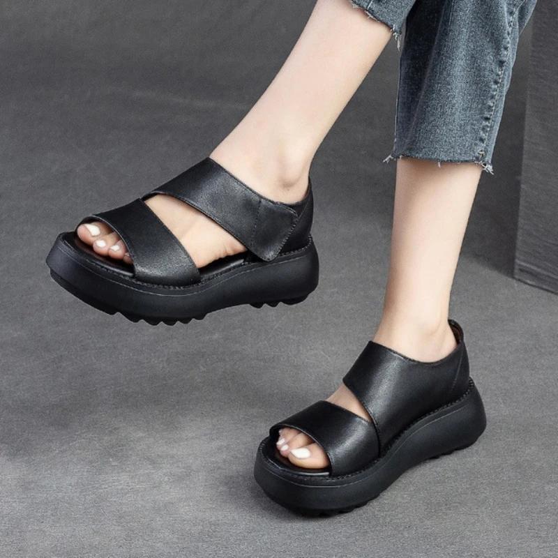 

Модные женские летние сандалии на платформе, танкетки, римские сандалии, женские сандалии на липучках, ретро-обувь из искусственной кожи, тренд 2024 года 40 чёрный