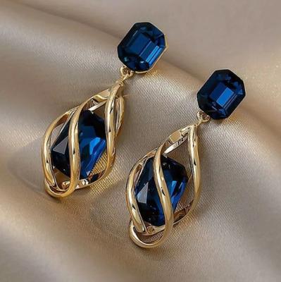 Zinc Alloy Needle Geometric Drop Earrings for Women Retro Fashion Personality Drop Earrings Temperament Zircon Female