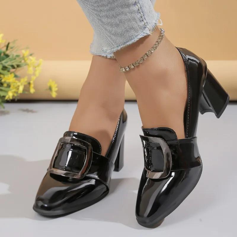 

Мода Мягкая подошва Весна Новинка 2025 Новая лакированная кожа Квадратная пряжка Манжета Стопы Блочный каблук Высокий каблук Черные Маленькие кожаные туфли 41 чёрный