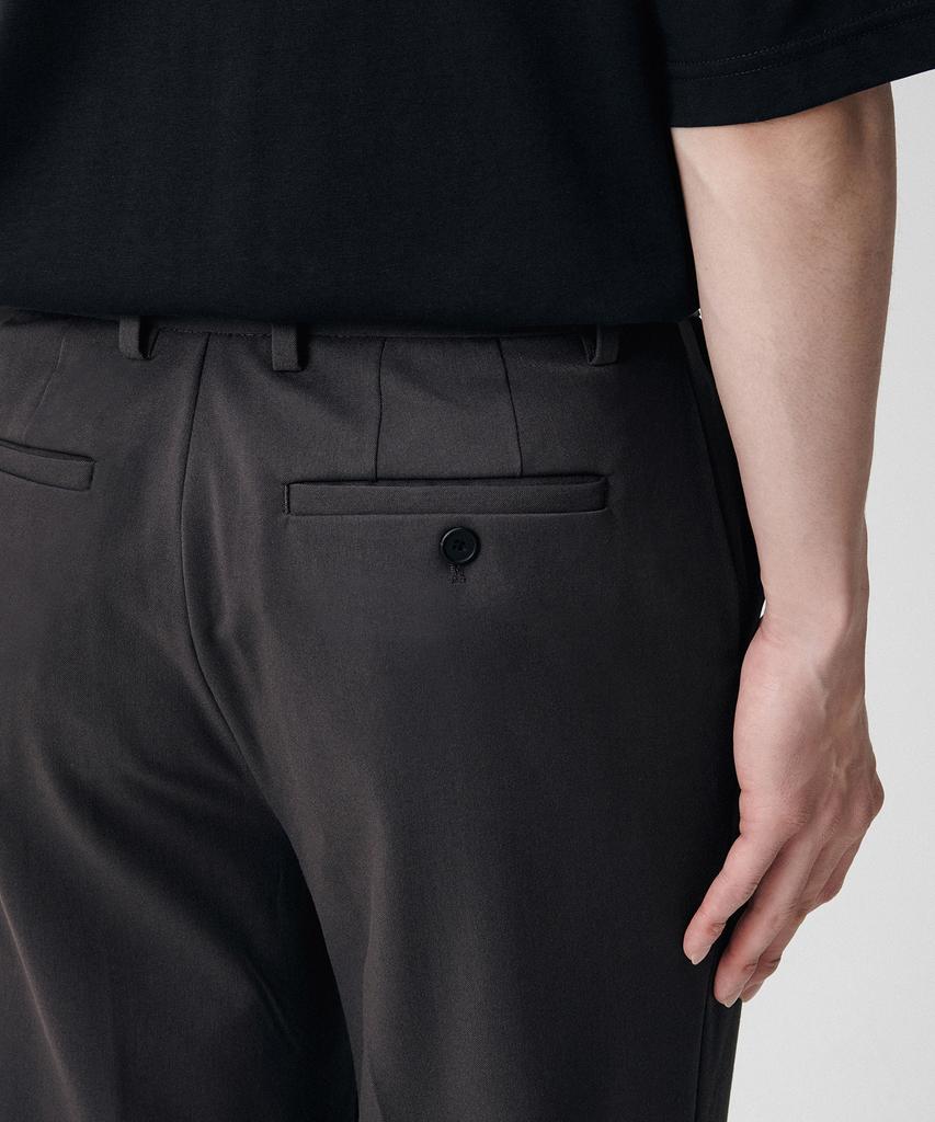 MUSINSA STANDARD Relaxed Tapered Hidden Banding Crop Slacks [Gunmetal]
