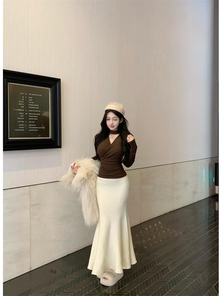Women's Spicy V-Neck Hollow Turtleneck Long Sleeve Waist-Cinching Top