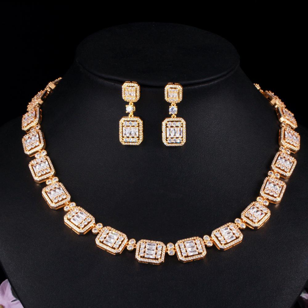 

Ожерелье Ювелирные изделия Свадебный ювелирный набор Серьги-иглы с цирконом Ожерелье Обеденный набор Цепочка