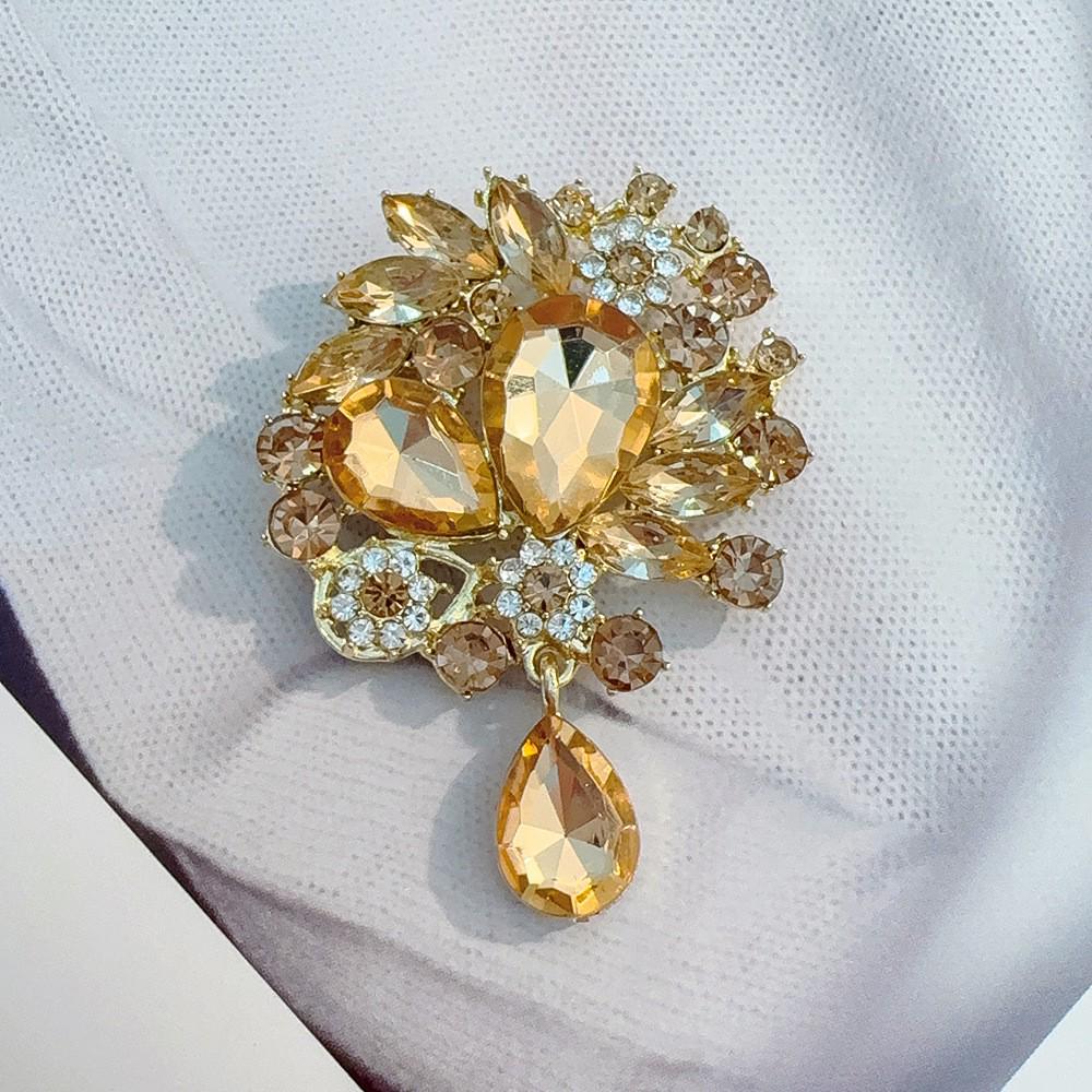 High-End Pearl & Rhinestone Butterfly Brooch for Women's Fashion Suits and Scarves
