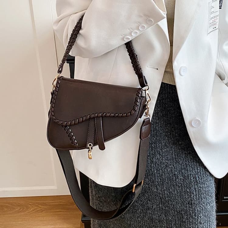 Retro-style Personalized One-shoulder Crossbody Armpit Bag
