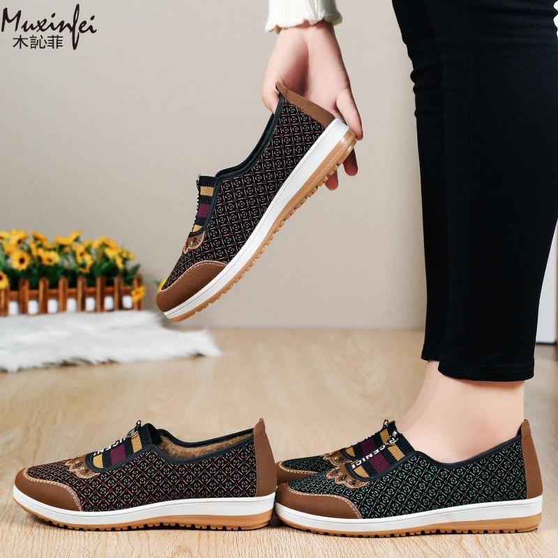Fashion Women's Winter Cotton Shoes New Style with Plush Thickened Fashionable Short Boots Versatile Slip Resistant Cotton Boots