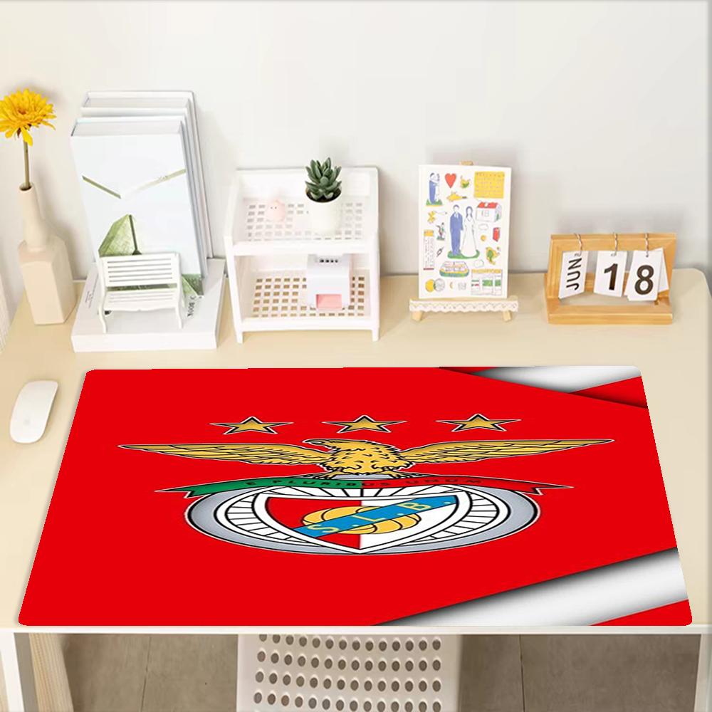Benfica Thema Mauspads, Rutschfeste Gummiunterseite, Multifunktionales Büro- & Heimdekor, Perfekt für die Personalisierung des Arbeitsplatzes.