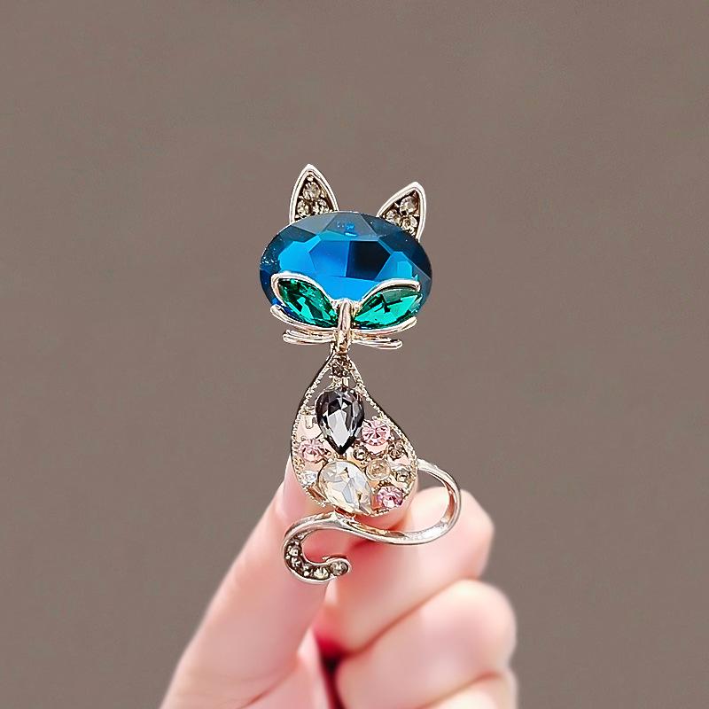 Elegant Cartoon Brooch: Women's High-End Cute Corsage Pin