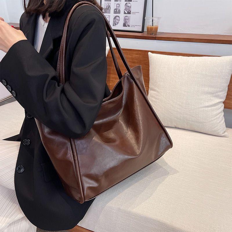 Simple Large Capacity Women's Bag Fashionable Textured Women's Bag Retro Handbag Versatile Shoulder Tote Bag