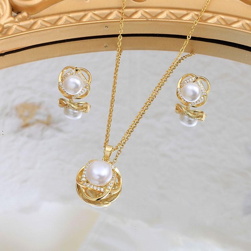 Elegant Zircon Lucky Clover Necklace Earring Set Women Light Luxury Geometric Pendant Jewelry Party Office Wear