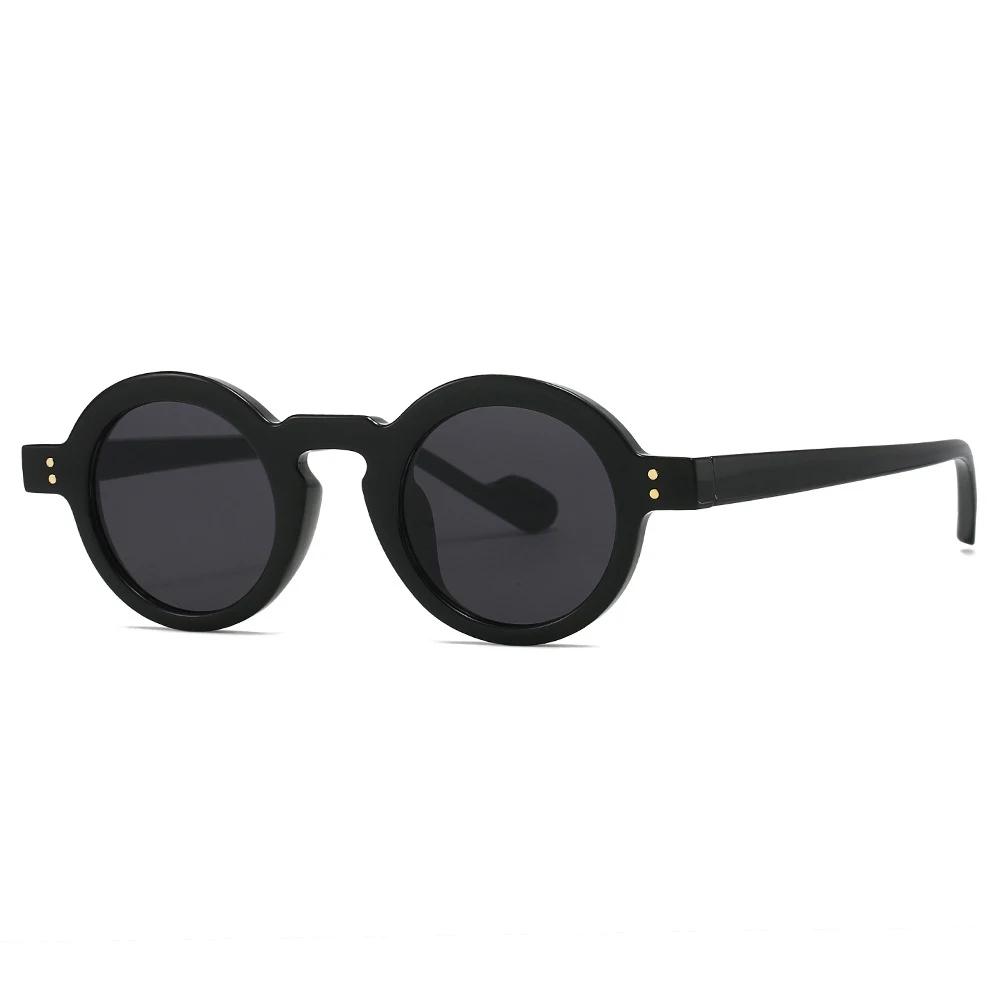

Small Frame Round Punk Sunglasses Women For Men Luxury Brand Designer Vintage Sunglasses Popular Hip Hop Rivet Eyeglasses UV400 As the picture