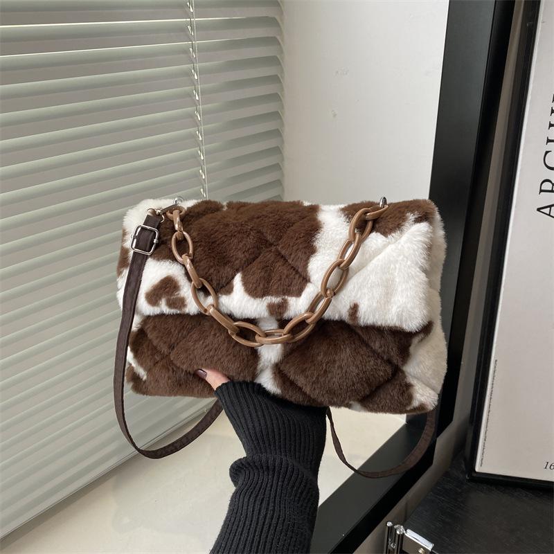 Plush Bag for Ladies, 2026 New Fashiable Autumn and Winter Texture Plush Large Capacity Shoulder Crossbody Bags