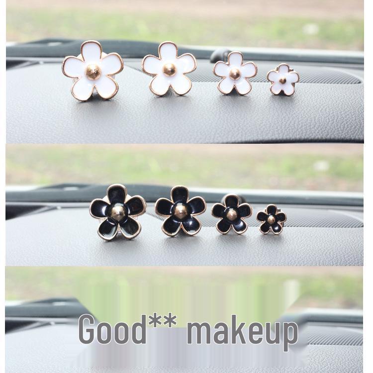 Women's Flower Car Interior Aromatherapy Vent Clip Set - 4 Pieces