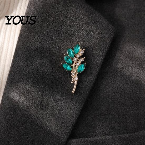 High-cut Transparent Brooch Pin for Women, Marquise Shape Olive Branch Design Vintage Style Rhinestone with Rhinestones, Metal Base Lapel Suits Coats