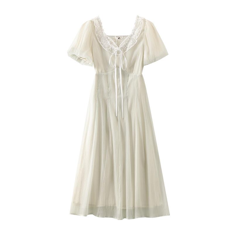 A Plus-size Women's Lace-trimmed, Elegant, Cinched-waist Dress for Spring and Summer, A Gentle and Stylish Long Dress