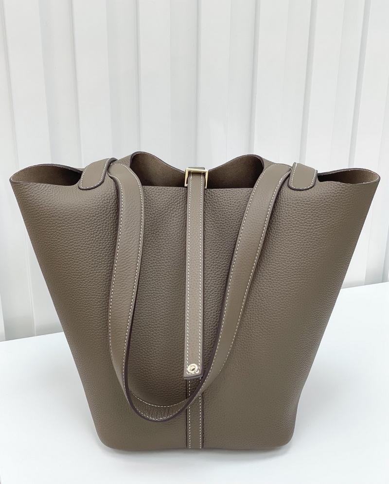 2025 New Style Top Layer Cowhide Genuine Leather 26 Large Size Single Compartment Tote Bag Gold Buckle Fashionable Tassel Batch Release