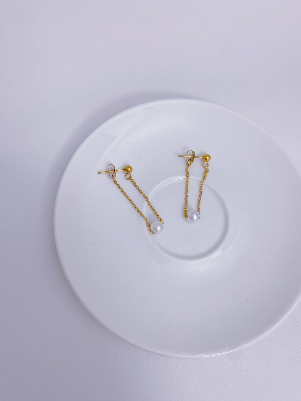 Elegant French Retro Pearl Stud Earrings - Titanium Steel Jewelry