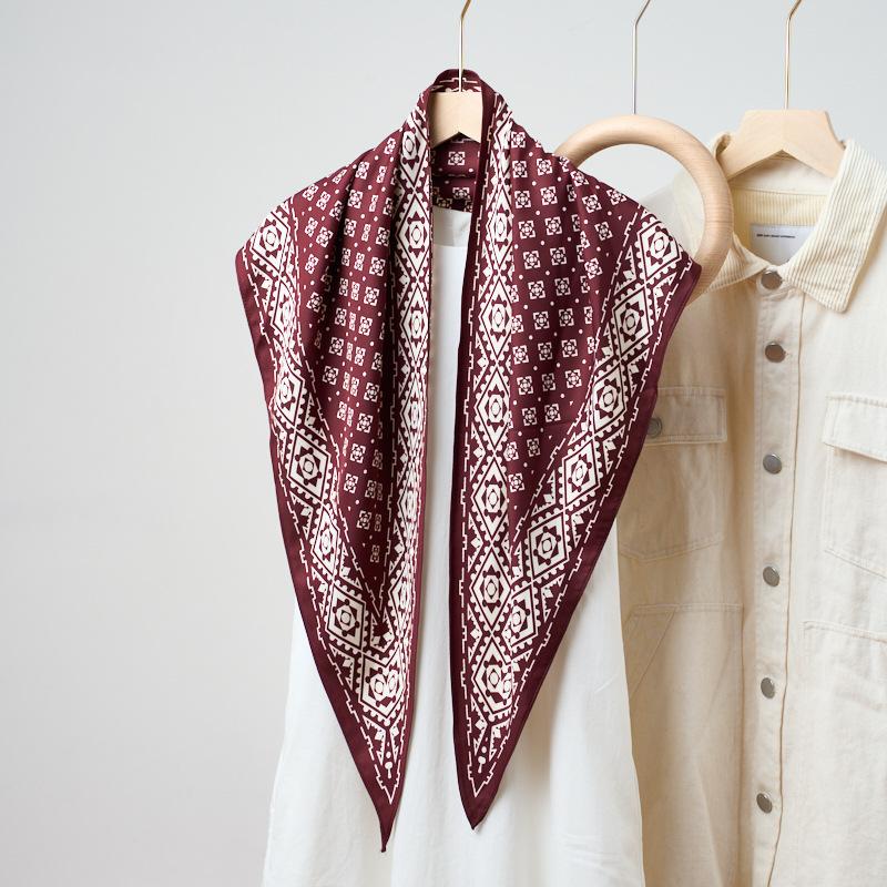 1 New Simple And Fashionable Waist Seal Triangle Scarf Women'S Triangle Belt Fashion Shawl Multi-Functional Silk Scarf