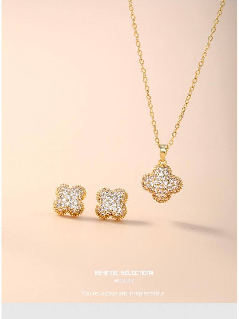 Glänzendes Perlmutt Kupfer Ohrringe & Halskette Set: Gebürstetes vierblättriges Kleeblatt-Design, nicht verblassend, luxuriöser Damenschmuck.